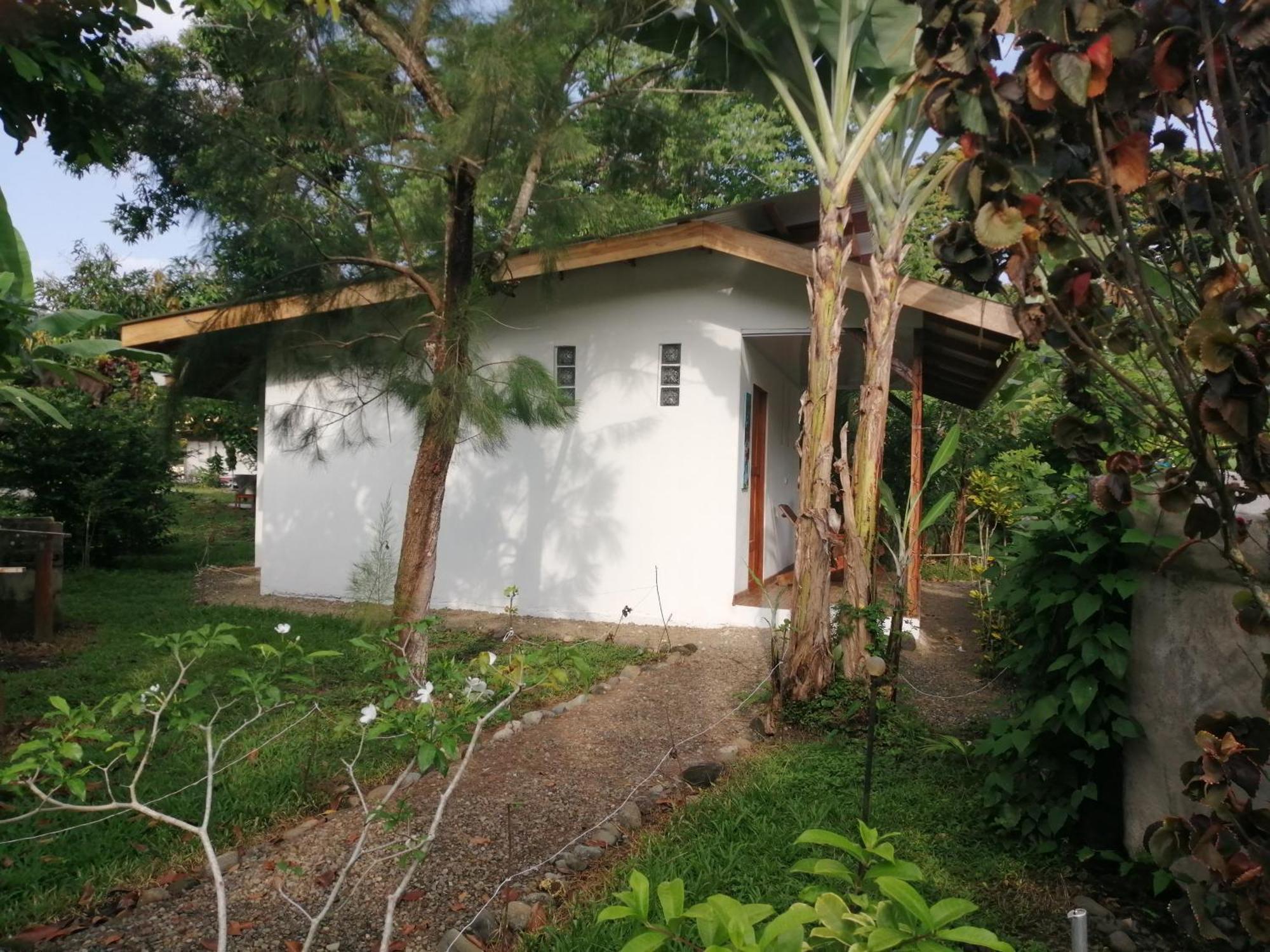 Cabinas Los Tucanes Cahuita Buitenkant foto